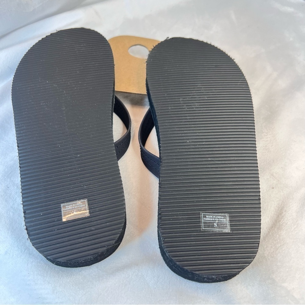 Simply Southern Women’s Dark Gray Leather Flip Flops Shoes NWT Size S (5.5-6.5) - Picture 4 of 6